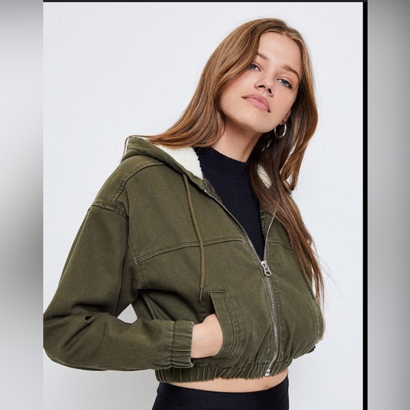 PacSun Jackets & Blazers - Pacsun olive green bomber jacket with Sherpa hood. Cropped size Small